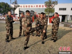 和记怡情慱娱:“00后”新兵的首个“军营年”：思念藏心底 责任